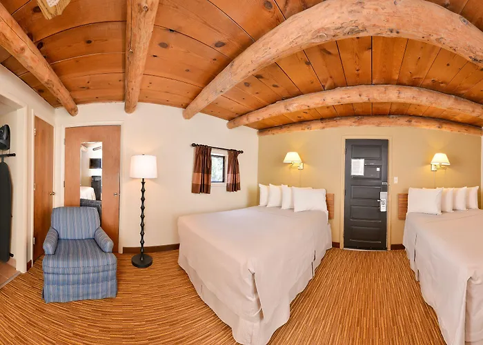 Thunderbird Hotel Chinle