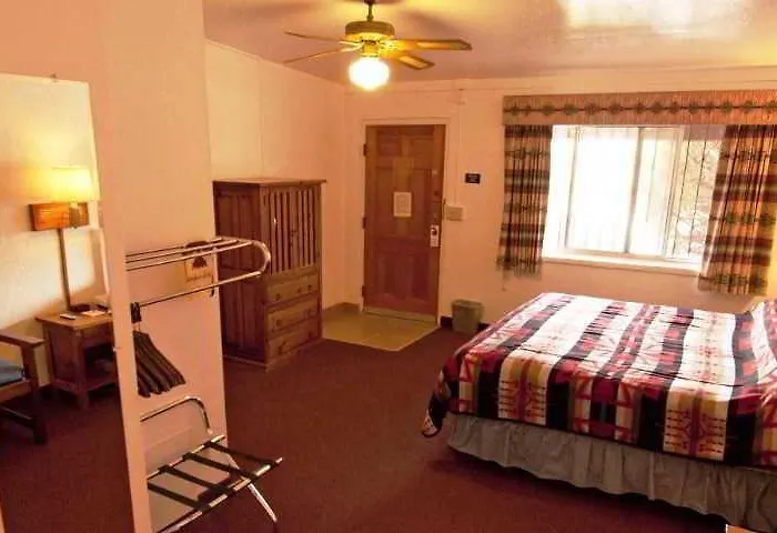 Thunderbird Hotel