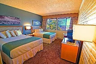 Thunderbird Hotel 4*